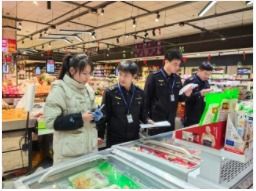 江西省會(huì)昌縣市場(chǎng)監(jiān)管局開(kāi)展節(jié)日食品安全專項(xiàng)檢查